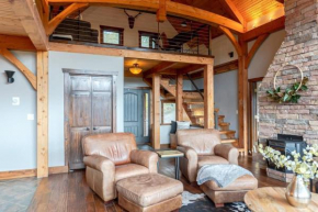 Secluded Custom 5 BR with Panoramic Mountain Views